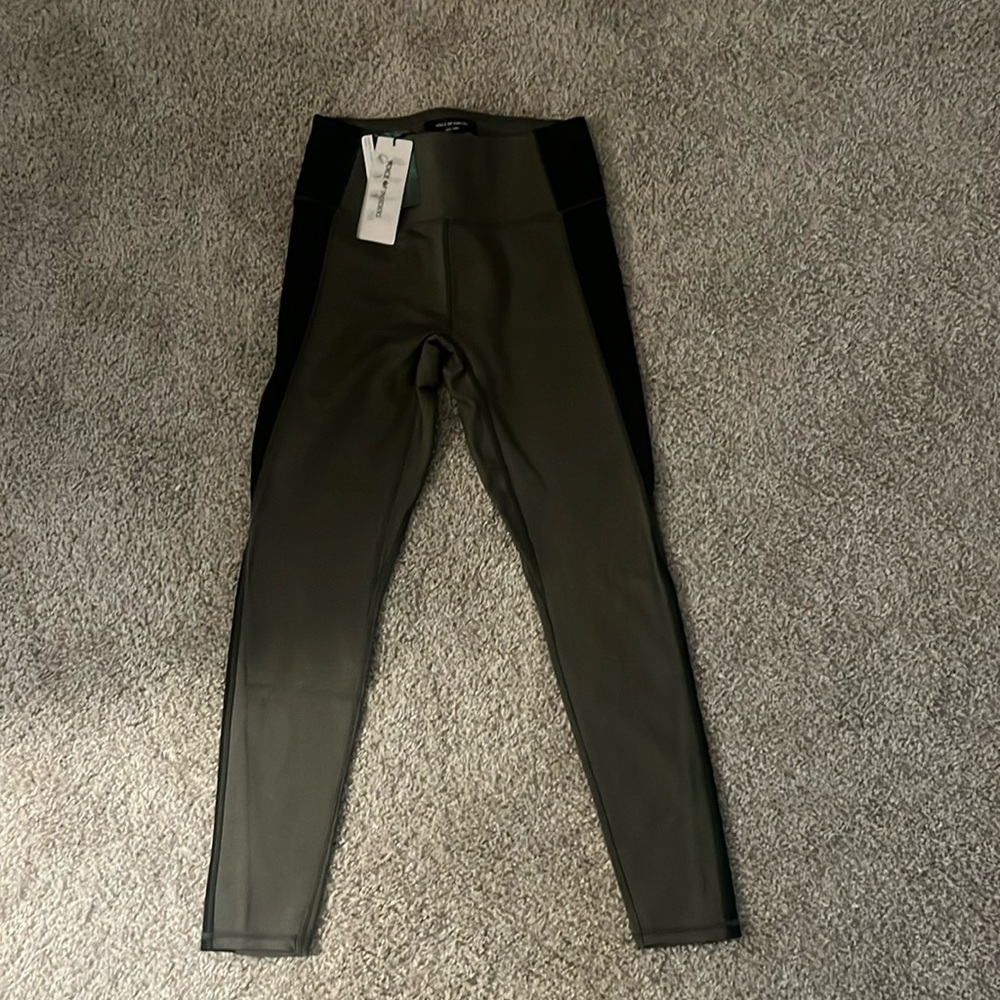 Voice of insiders, green size small leggings